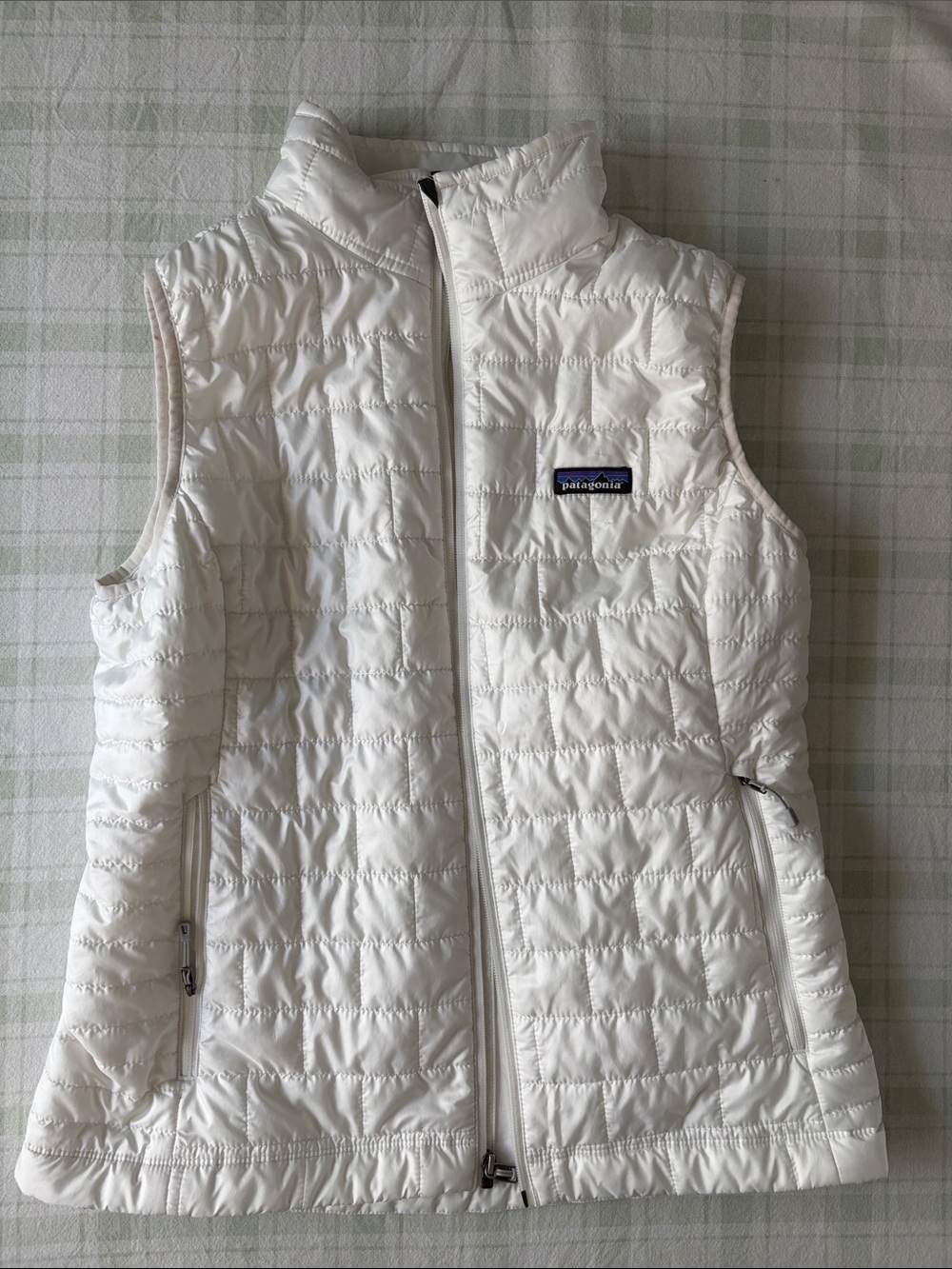 Patagonia White Quilted Lightweight Puffer Vest - Picture 8 of 9